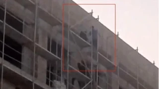 Fakülte inşaatında usta başından maaş vurgunu: İşçiler iskeleye çıktı