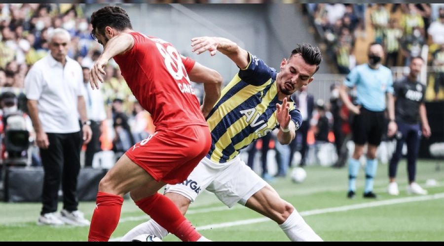 Fenerbah�e ilk fireyi verdi 