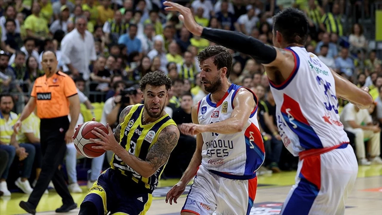 Fenerbahe ampiyonlua ulat 