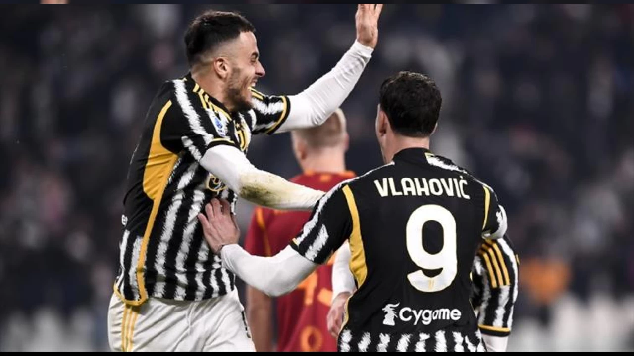 Fenerbah�e ve Galatasaray'a rakip ��kt�