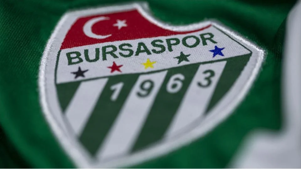 Fenerbah�e'den bedelsiz ayr�lm��t�: Bursaspor'la anla�t�