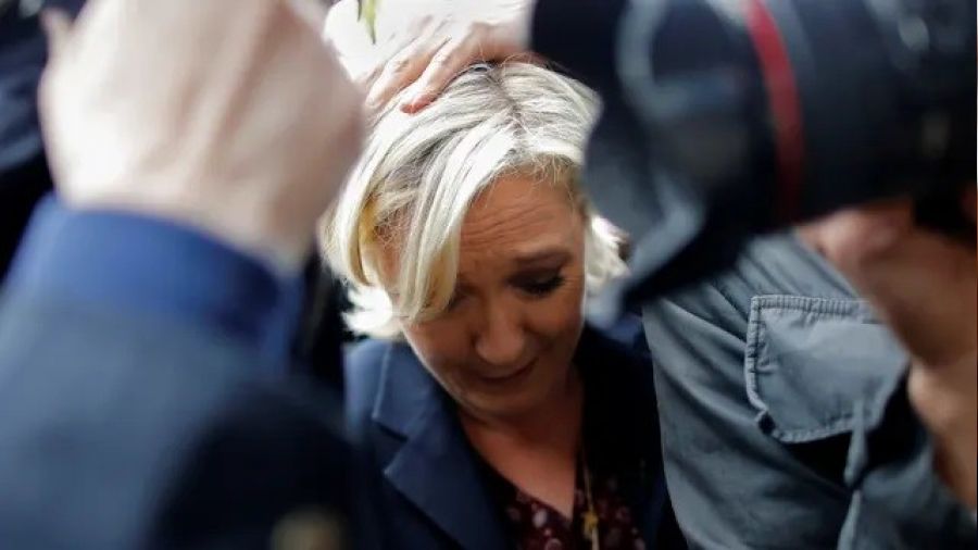 Fransa'da Le Pen'e yumurtalı saldırı