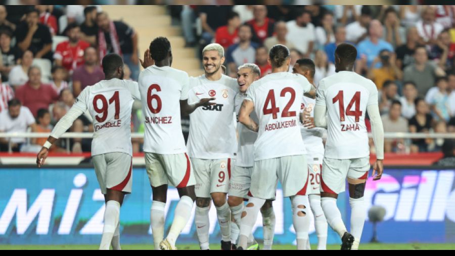 Galatasaray'�n serisi Antalya'da s�rd� 