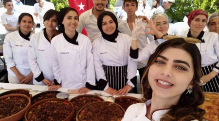 Gastronomi Şenliğinde 100 öğrenci 11 farklı yemek hazırladı