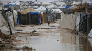 Gazze'deki hükümet: Hava şartları ve çöken binalar nedeniyle ölen ve kaybolanların sayısı 12'ye ulaştı