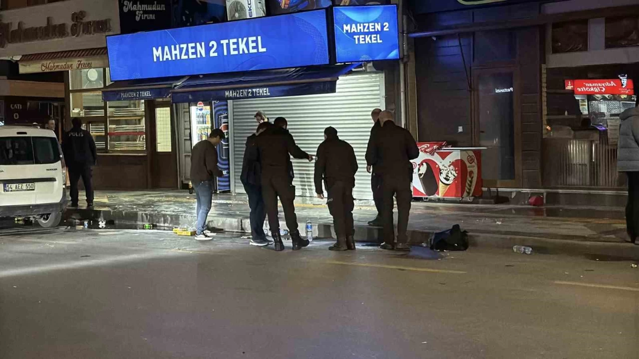 G�r�lt� sebebiyle ��kan kavgada ortal�k sava� alan�na d�nd�