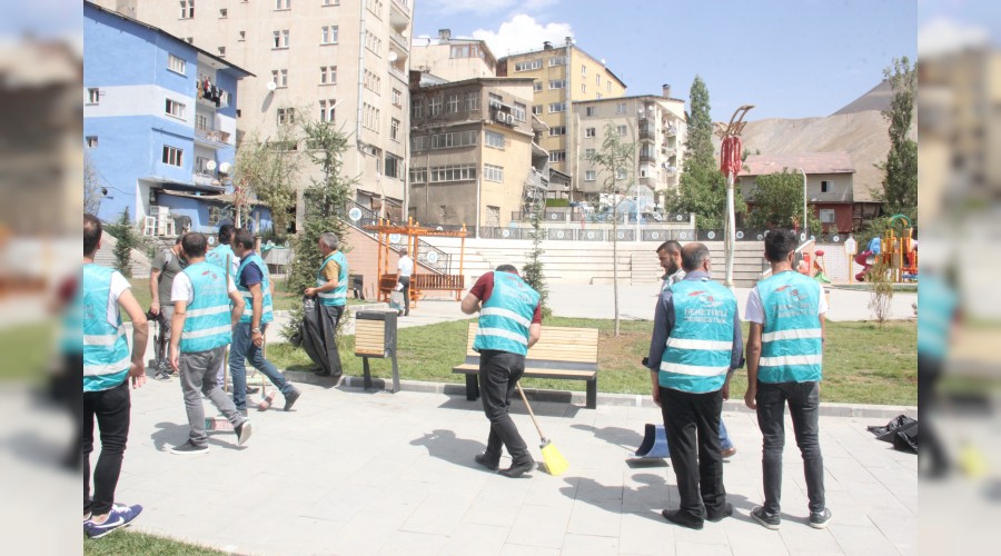 Hakkari�de ki y�k�ml�ler  �evre temizli�i yapt�