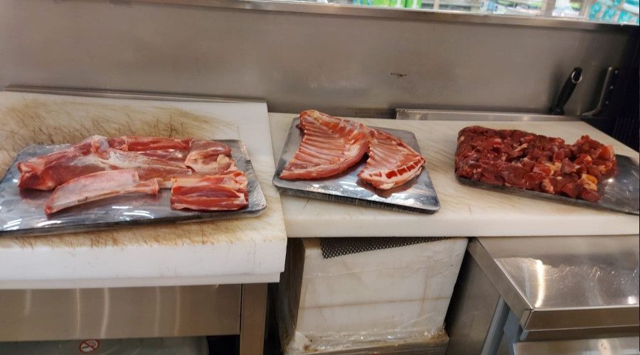 Halk�n sa�l���yla oynayacaklard�: Bozuk etler imha edildi