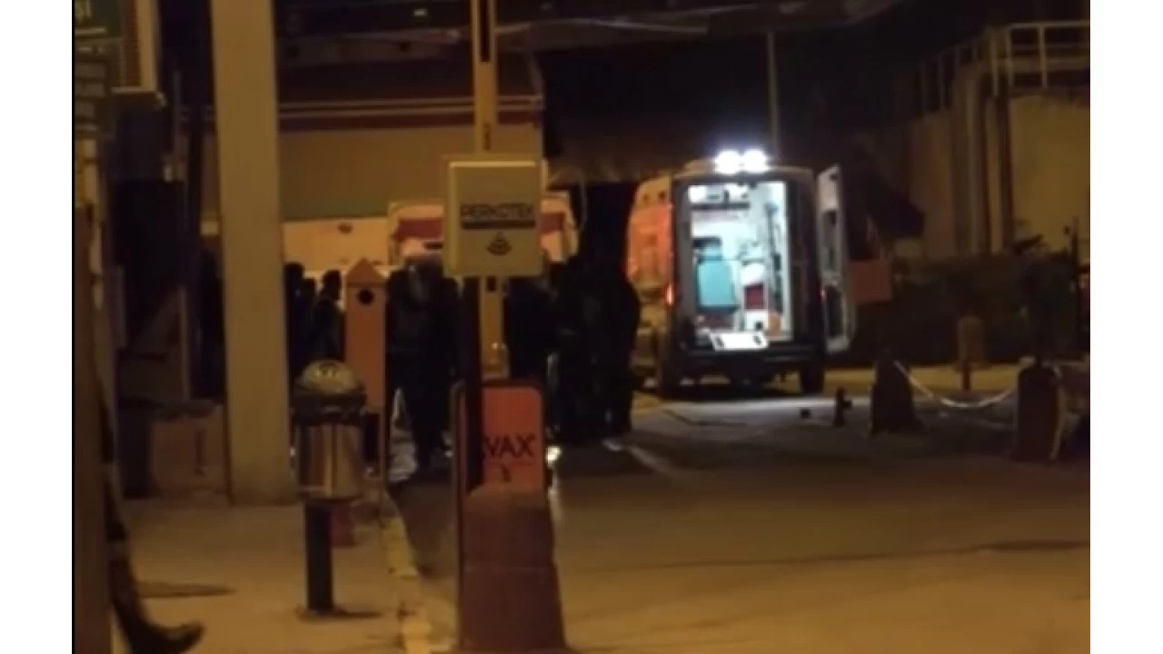 Husumetli grup arasında sokak ortasında silahlı kavga: 4 yaralı