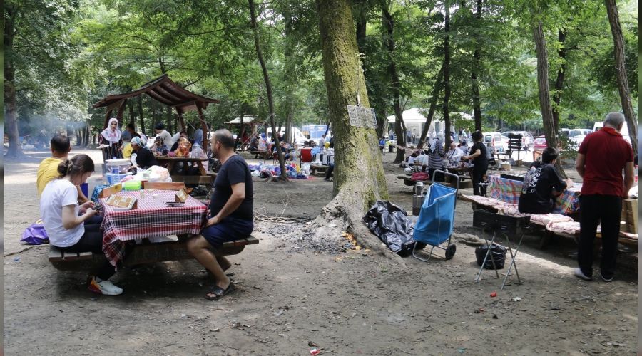 �kinci g�n vatanda�lar Belgrad Orman� ak�n etti