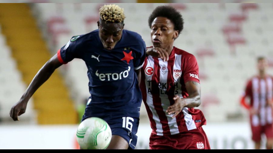 �lk ma�ta Sivas'� kalecisi kurtard� 