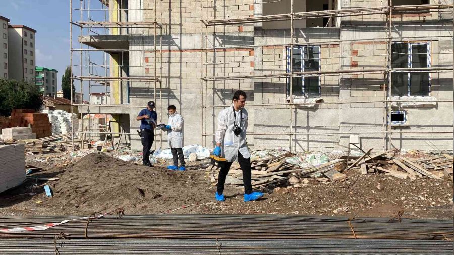 İnşaattan düşen işçi hayatını kaybetti