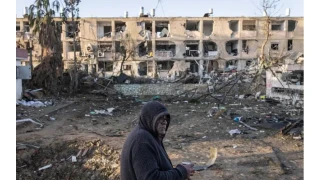 İran'dan İsrail'e yıkıcı füze saldırısı