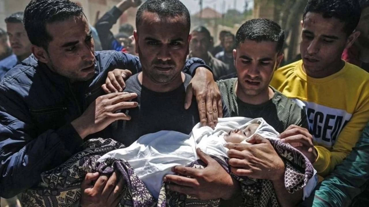 İsrail ordusunun Gazze'de üç ayrı noktada düzenlediği saldırılarda 10 Filistinli öldü