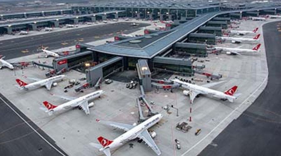 İstanbul Havalimanı'nda pistlerden biri uçuşlara açıldı