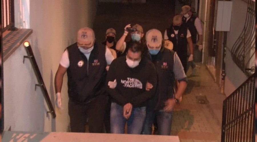 �stanbul'da e� zamanl� FET� operasyonu 