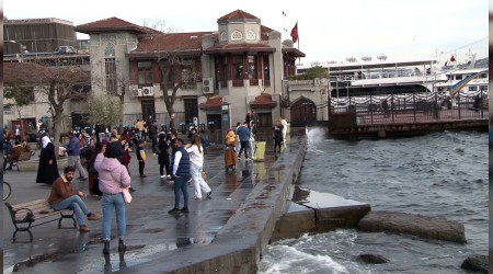 stanbul'da lodos etkili oldu