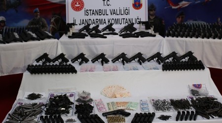 stanbul'da 'su atlyesine' jandarma baskn