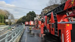 İstanbul'un Bakırköy ilçesinde Cerrahpaşa Tıp Fakültesi Prof. Dr. Murat Dilmener Hastanesi'nin bahçesindeki atıkların bulunduğu alanda yangın çıktı