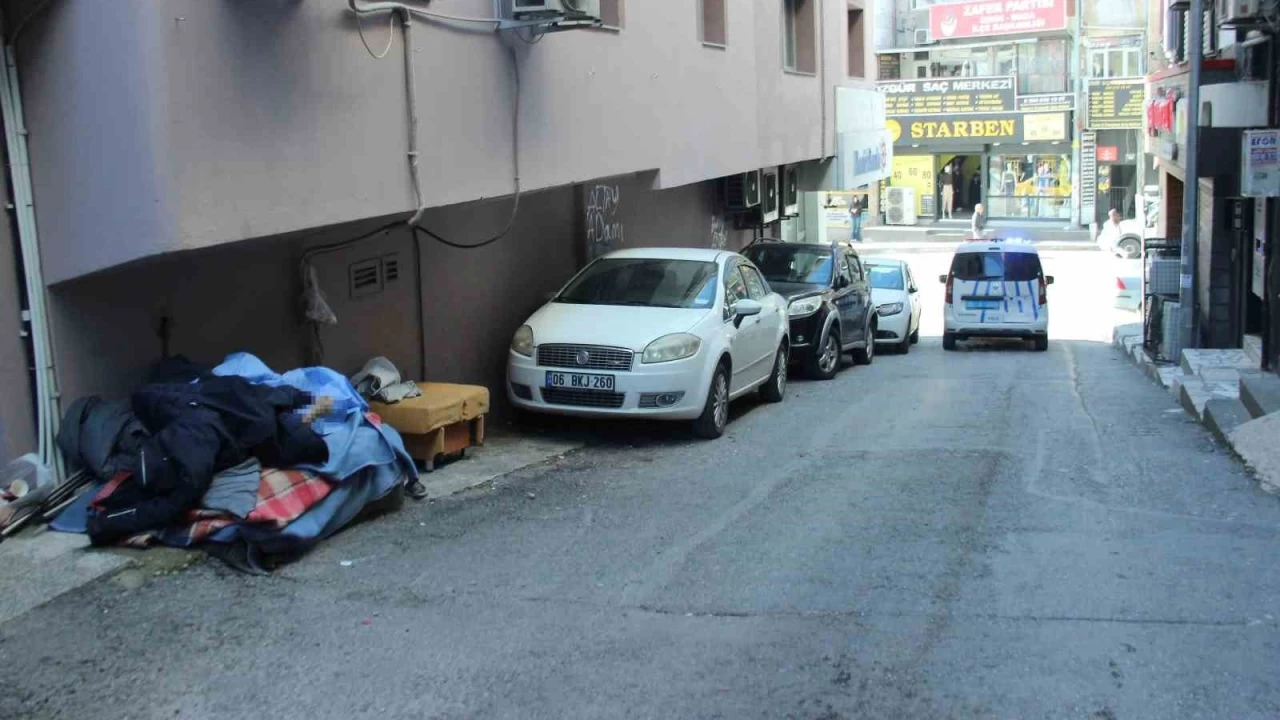 İzmir Büyükşehir Belediyesi'nden ölen evsiz adamla ilgili açıklama