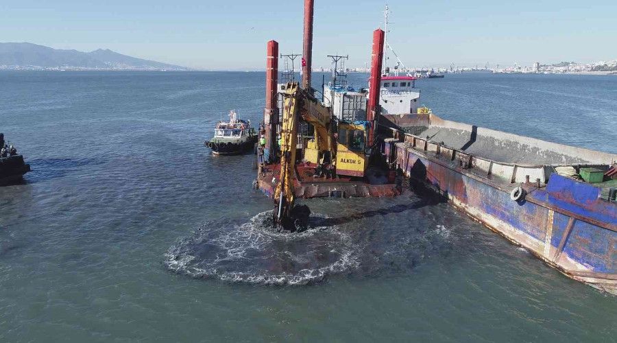 İzmir derelerinin çıkışında dip taraması başladı
