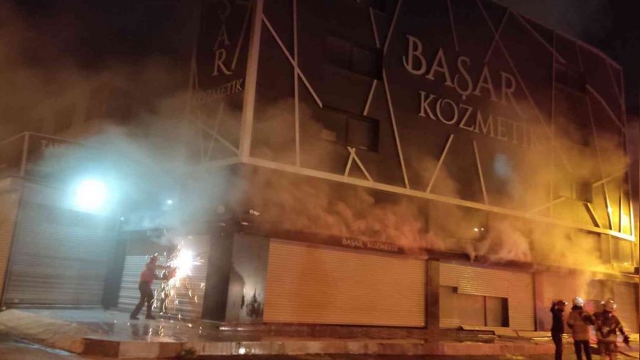 zmir'de Gda arsnda yangn panii
