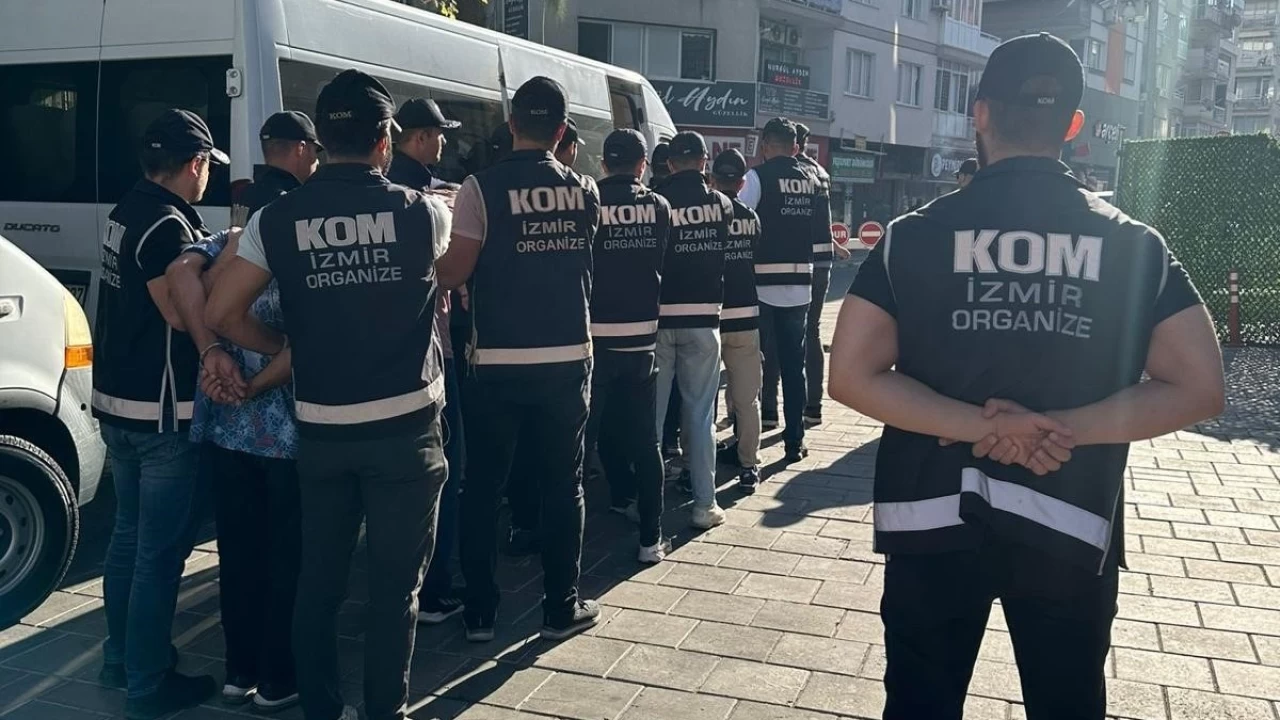 �zmir'de 'silah imalat at�lyesi' kuran �eteye operasyon