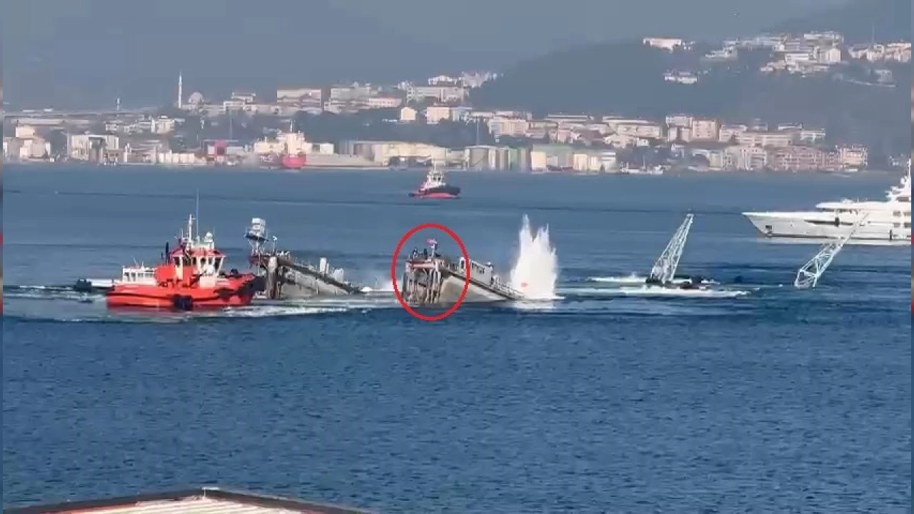 �zmit K�rfez'inin ortas�nda can pazar�: Batan y�zer havuzdan denize atlad�lar