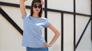 Kaliteli T-Shirt Nasıl Seçilir? Kumaş, Kesim ve Yaka Rehberi