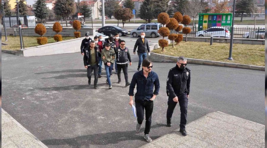 Karaman'da uyuşturucu ticaretinden 3 kişi tutuklandı