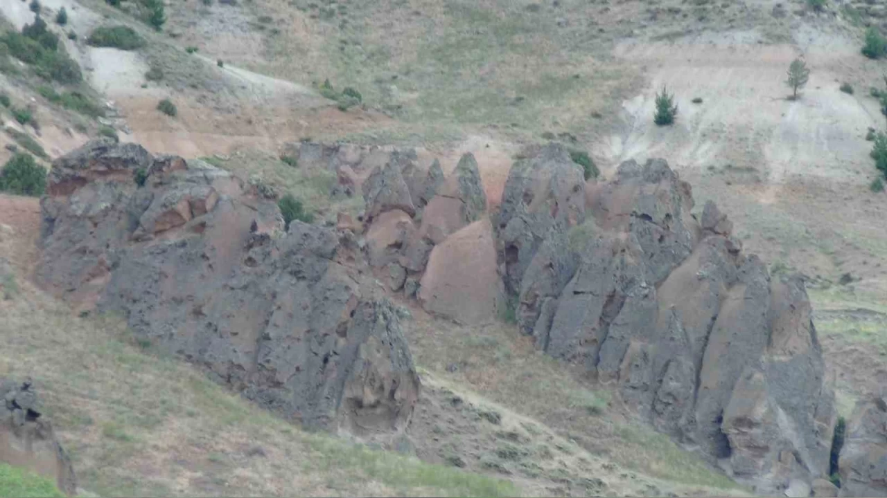 Kars'ın 'peri bacaları' görenleri hayran bırakıyor