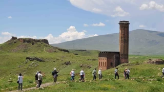 Kars'n tarihi kenti Ani'ye youn ilgi