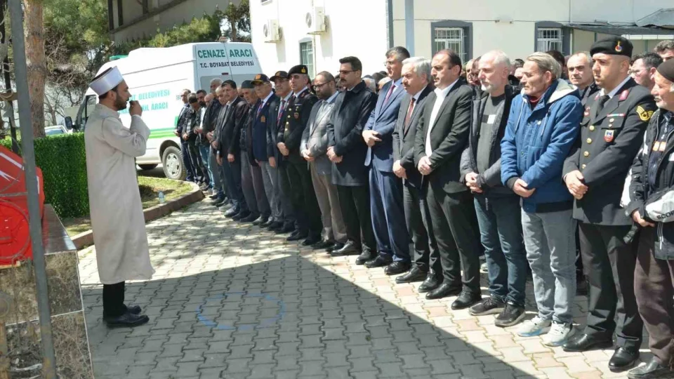 K�br�s gazisi, askeri t�renle son yolculu�una u�urland�