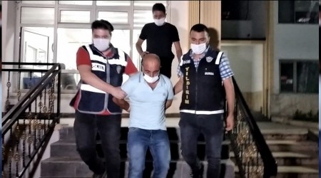 Kıskançlık krizine girdi eşini 9 yerinden bıçakladı