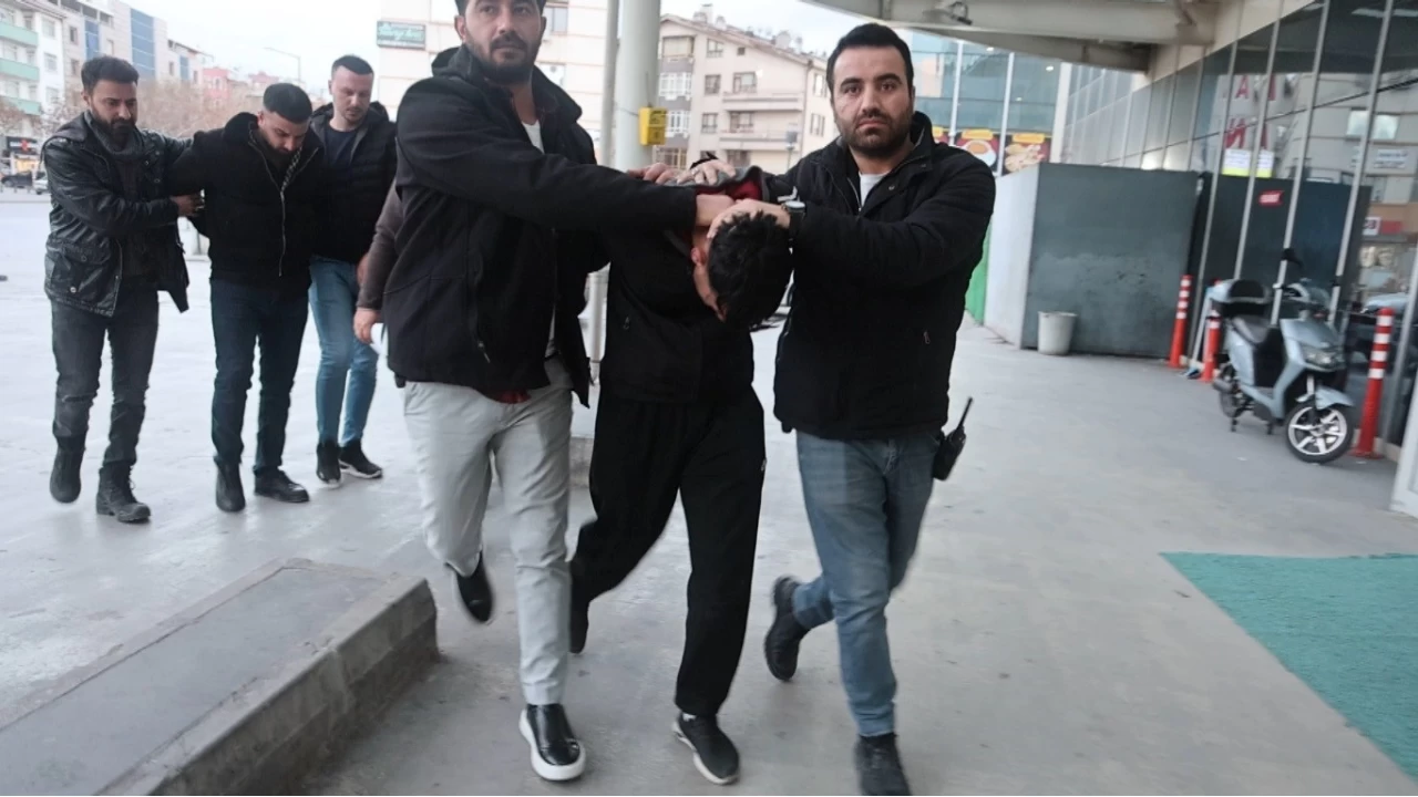 K�z arkada�� i�in molotof atan ��pheliye 17.5 y�l hapis talebi