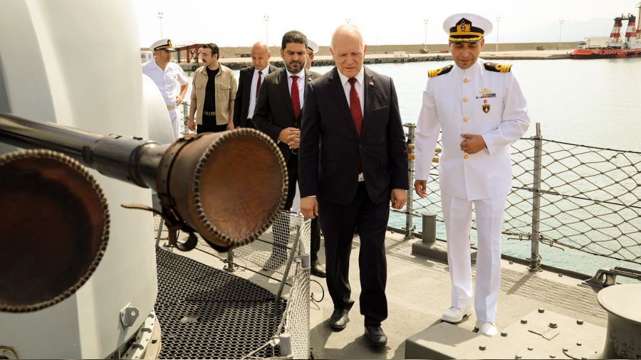 KKTC Meclis Ba�kan�, T�rk sava� gemisini ziyaret etti