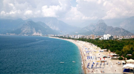 Konyaaltı'na 30 bin yabancı yerleşti