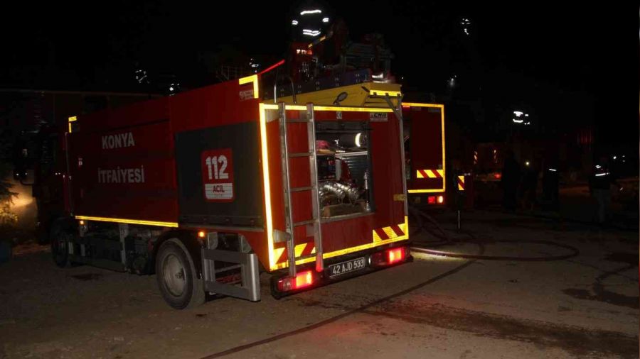 Konya'da bal�k fabrikas� alev alev yand�