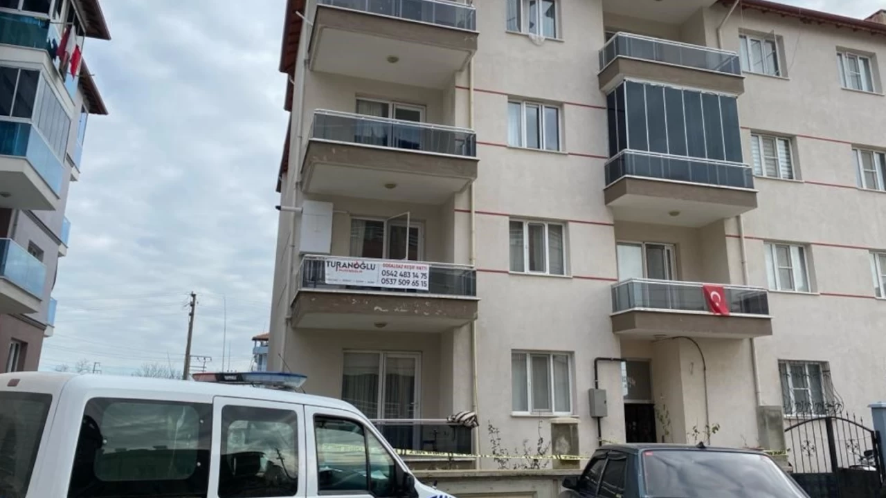 Kula'da 4. kattan d��en ��retmen hayata tutunamad�