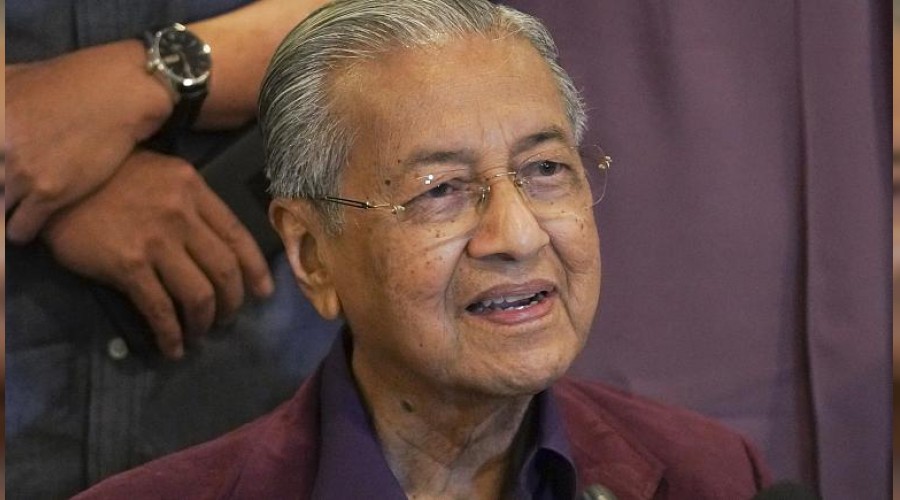 Mahathir Muhammed grevinden istifa etti