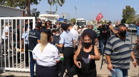 Maraş 'kısmen' açıldı