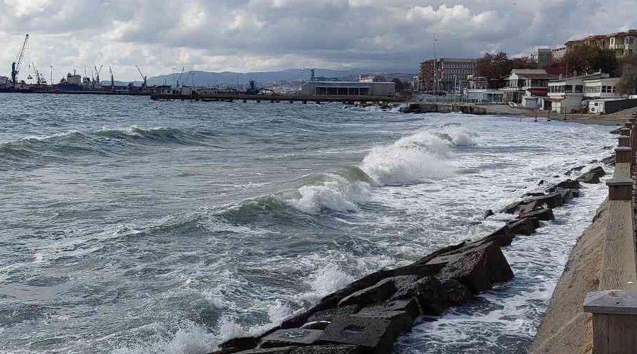Marmara Denizi'nde ulaşıma poyraz engeli