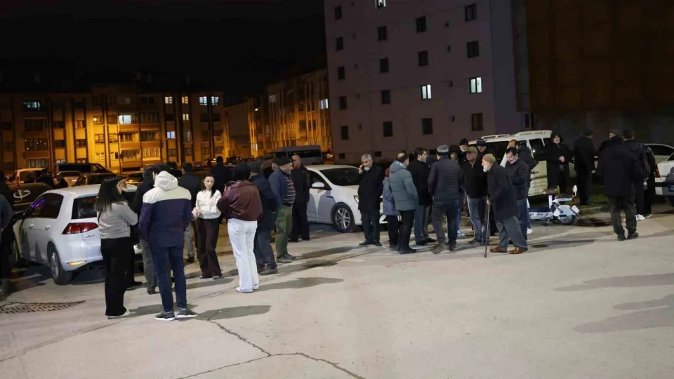 Mekke u�a��n� bekleyen umreciler �oka u�rad�