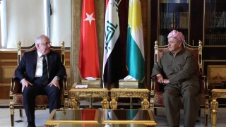 Milli Savunma Bakanı Güler, sözde 'Kürdistan' bayrağı önünde Barzani ile görüştü