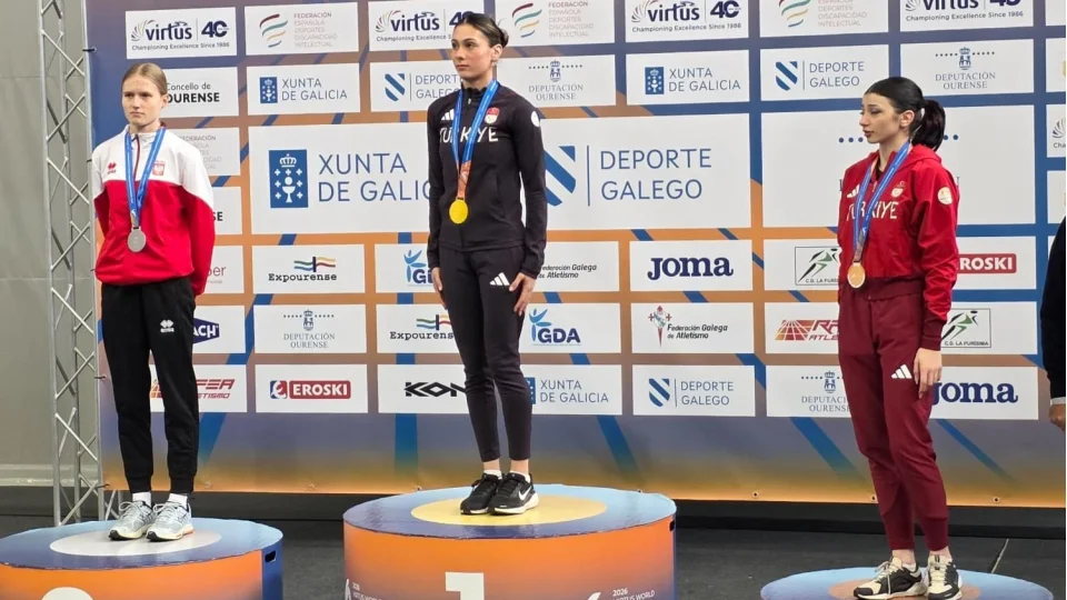 Milli sporcu Aysel �nder tarih yazd�