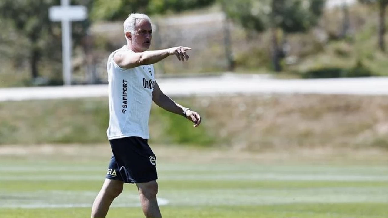 Mourinho futbolcu satışına karşı