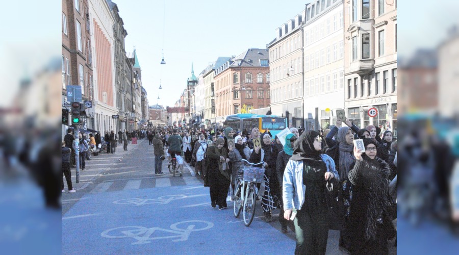 M�sl�manlardan protesto y�r�y���