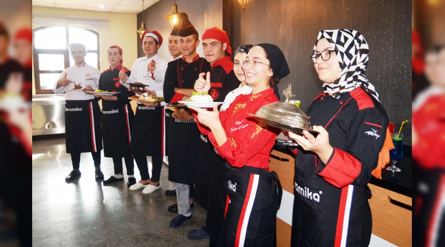 renciler hem reniyor hem retiyor