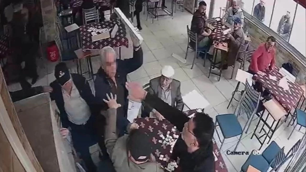 Okey masasında kavga eden dedeler barıştı