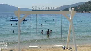 Okullar kapand�, Bodrum sahilleri doldu